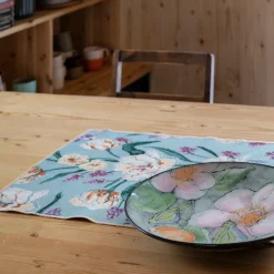 Pentik Pöytäliinat Ja Muut Kattaustekstiilit | Pöytäliinat Ja Muut Kattaustekstiilit^Helmililja Akryylipinnoitettu Pöytätabletti Vaaleanvihreä