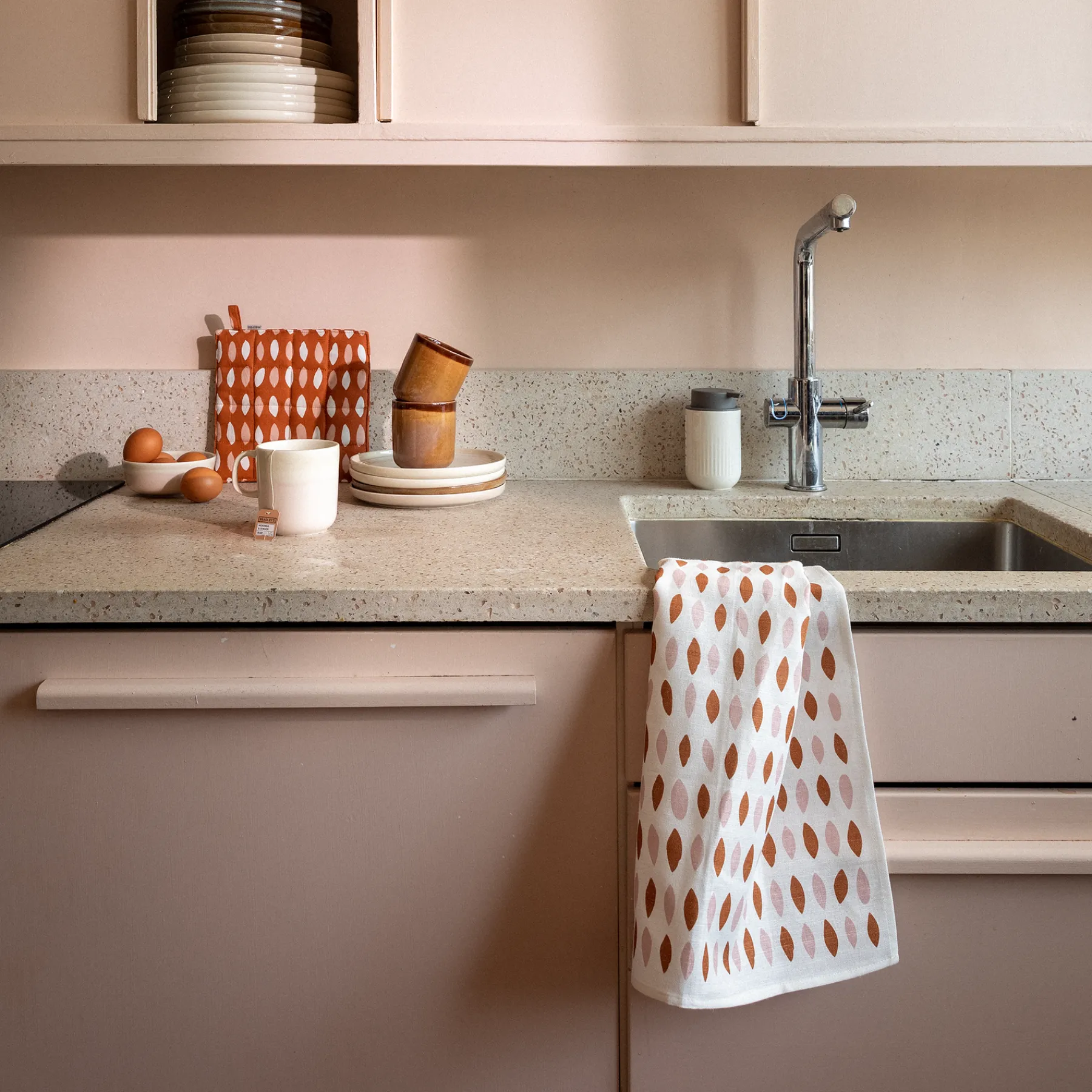 Pentik Keittiötekstiilit^Manteli Patakinnas Oranssi