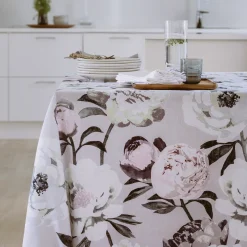 Pentik Pöytäliinat Ja Muut Kattaustekstiilit | Pöytäliinat Ja Muut Kattaustekstiilit^Pioni Pöytäliina Vaaleanharmaa