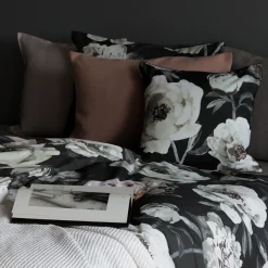 Pentik Tyynynpäälliset Ja Tyynyt^Pioni Tyynynpäällinen Tummanharmaa