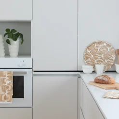 Pentik Tarjoiluastiat Ja Vuoat^Vilja Tarjotin Ruskea